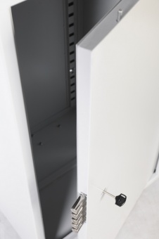 Шкаф телекоммуникационный напольный 22U антивандальный (600 × 530)